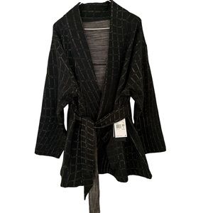 Nike Women's Plus Size black Therma-Fit Training Reversible Yoga kimono 1X